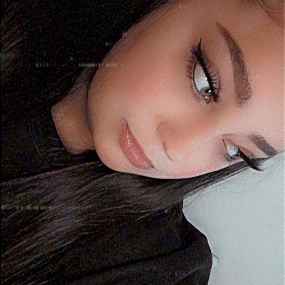 Meet your Posher, Kaylee - Picture 1 of 1